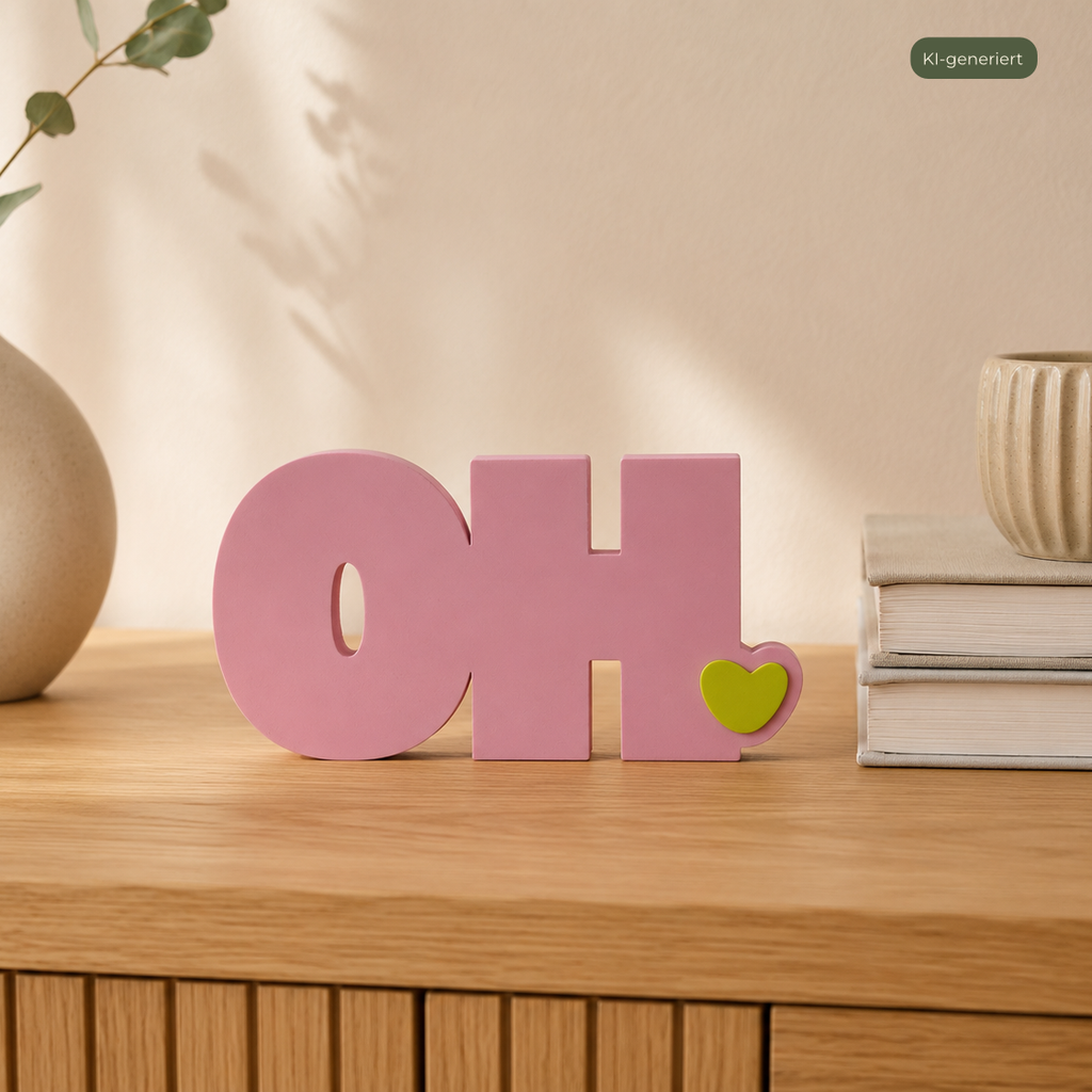 Oh Schriftzug mit Herzsymbol auf Kommode, KI-generiert