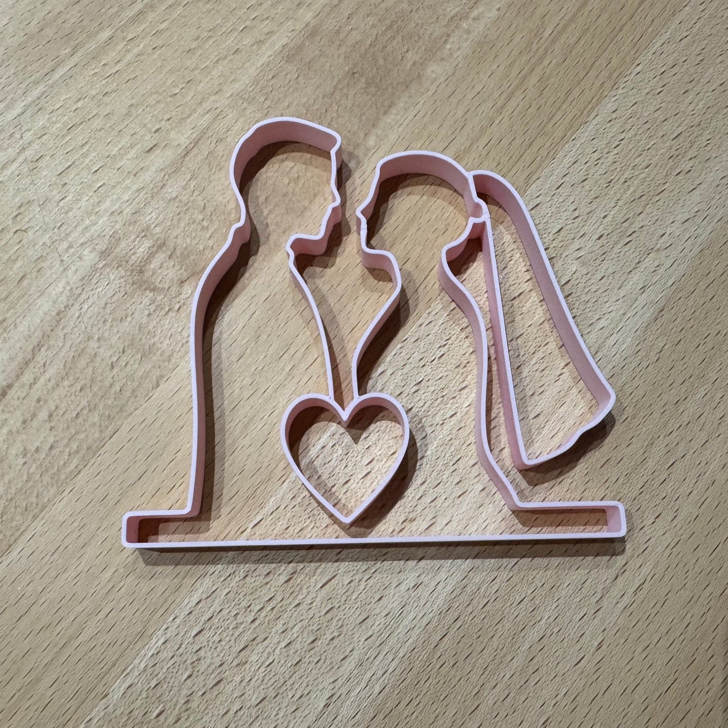 Silhouette Brautpaar Nahaufnahme – Umriss und Herz
